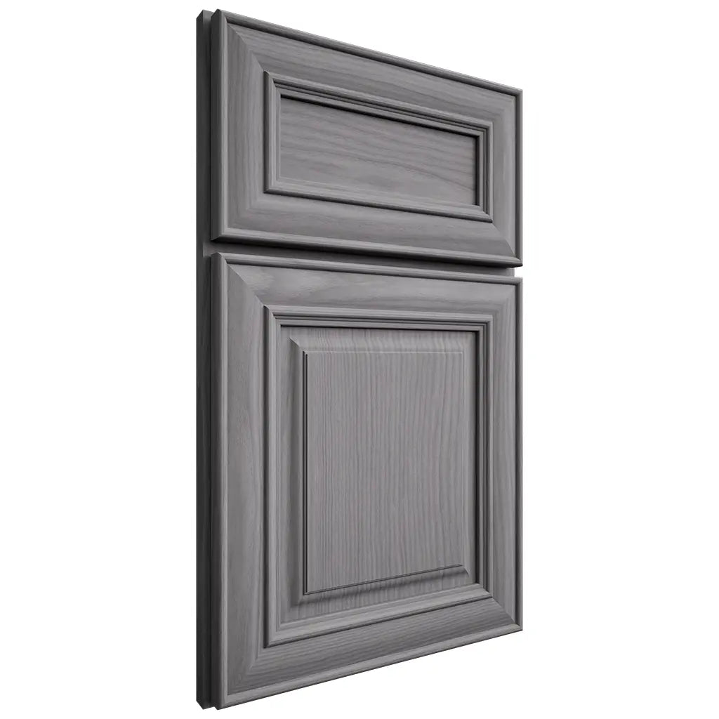 Shiloh Cabinetry Full Overlay Bradford White Oak Plain Cut Sterling Door