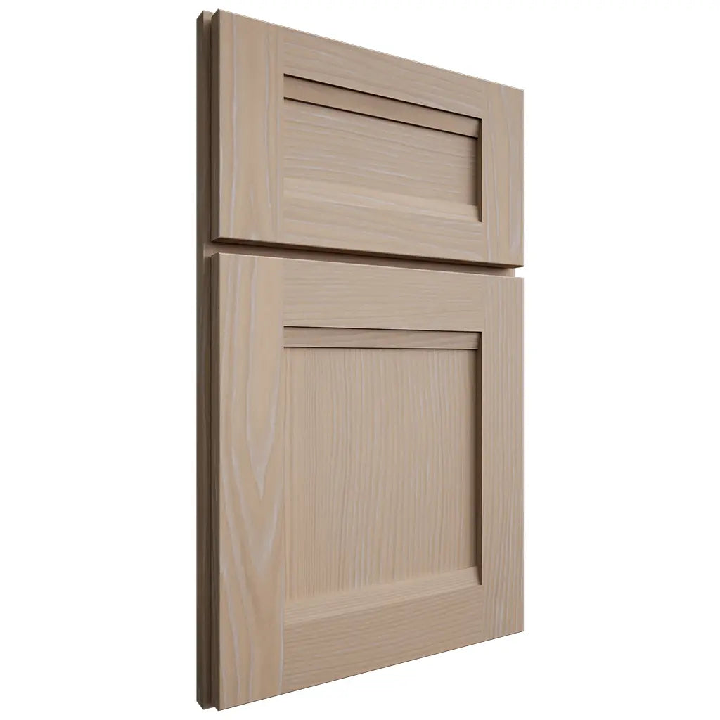 Shiloh Cabinetry Full Overlay Bristol White Oak Plain Cut Straw Door