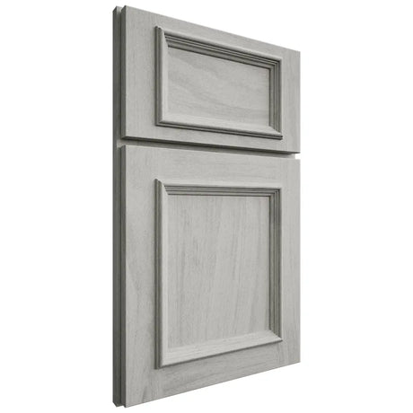 Shiloh Cabinetry Full Overlay Charleston Poplar Plain Cut Stratus Door