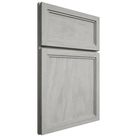 Shiloh Cabinetry Full Overlay Concord Poplar Plain Cut Stratus Door