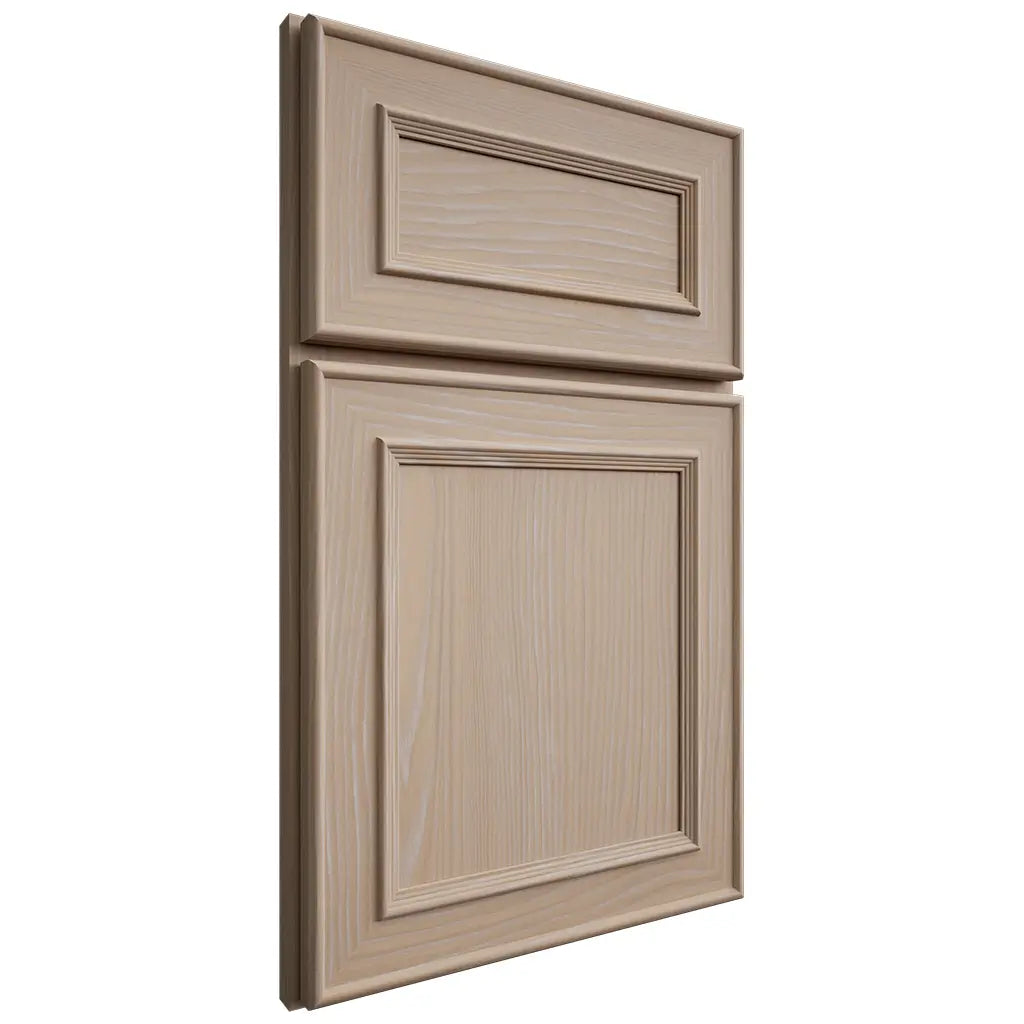 Shiloh Cabinetry Full Overlay Dalton White Oak Plain Cut Straw Door
