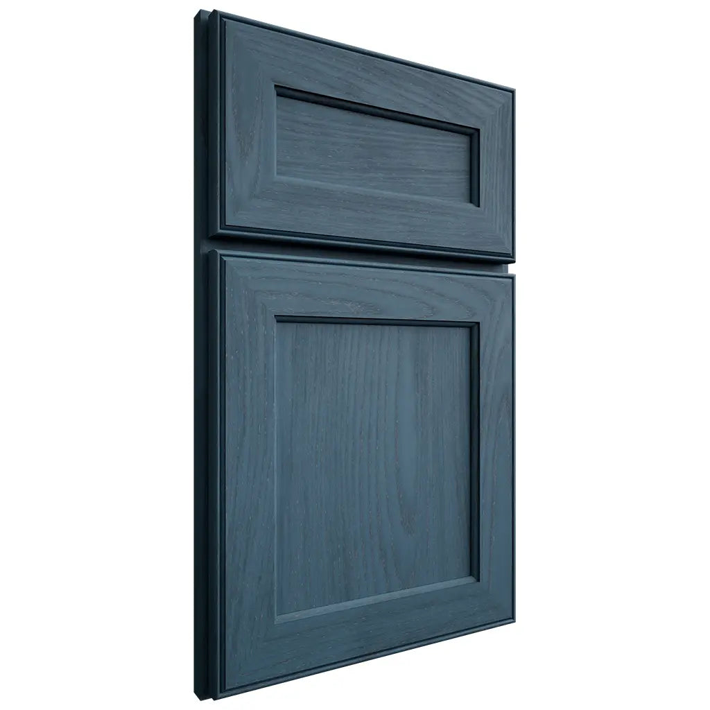 Shiloh Cabinetry Full Overlay Essex Red Oak Plain Cut Hudson Door