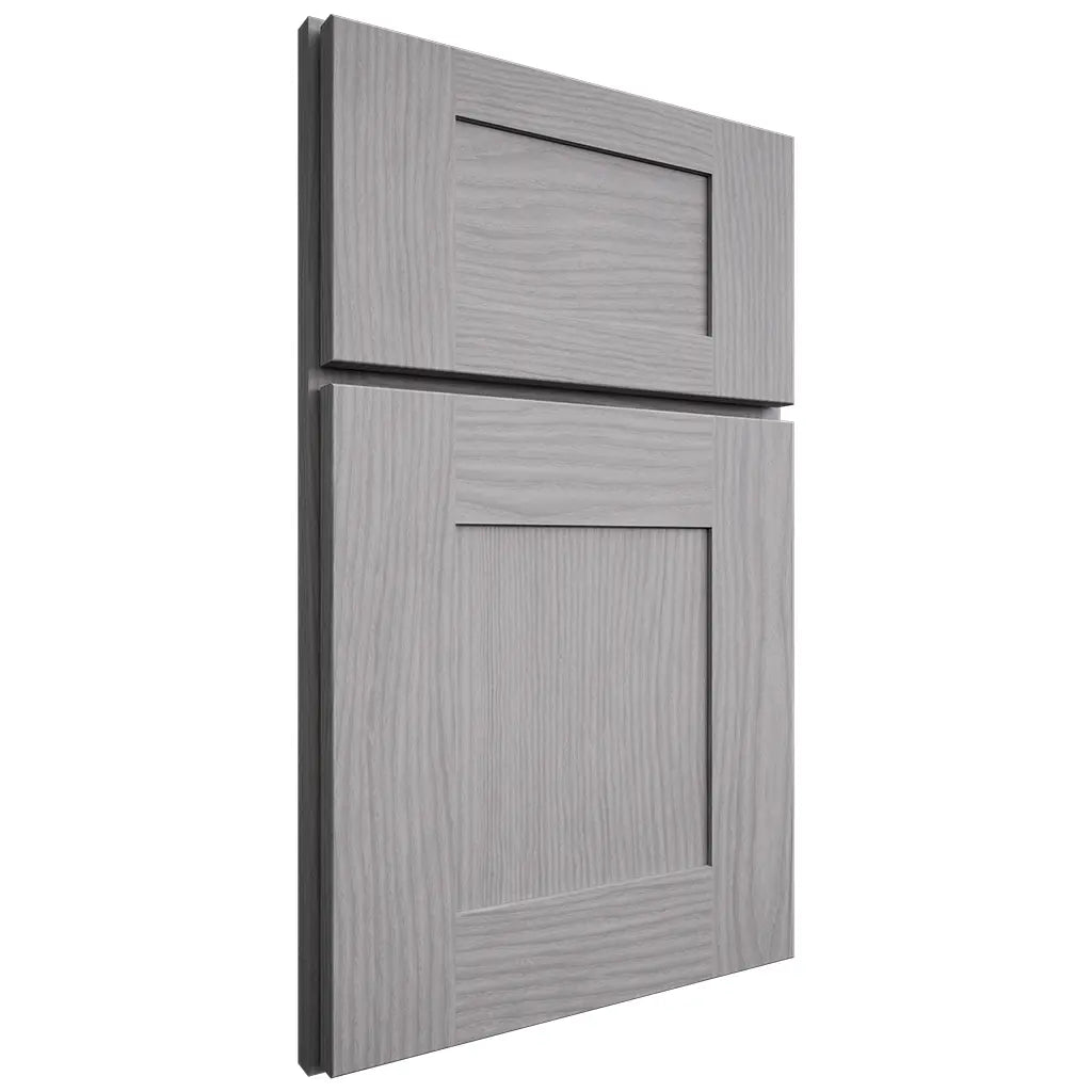 Shiloh Cabinetry Full Overlay Hartford White Oak Plain Cut Stratus Door