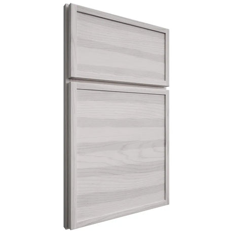 Shiloh Cabinetry Full Overlay Napa Horizontal Hickory Plain Cut Cotton Door