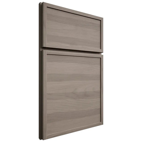 Shiloh Cabinetry Full Overlay Napa Horizontal Hickory Plain Cut Sterling Door