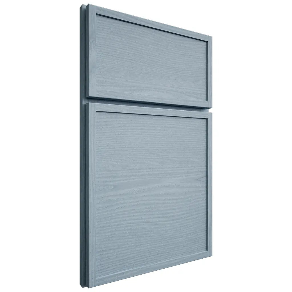 Shiloh Cabinetry Full Overlay Napa Horizontal White Oak Plain Cut Sky Door