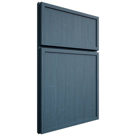 Shiloh Cabinetry Full Overlay Napa Vertical White Oak Quarter Sawn Hudson Door