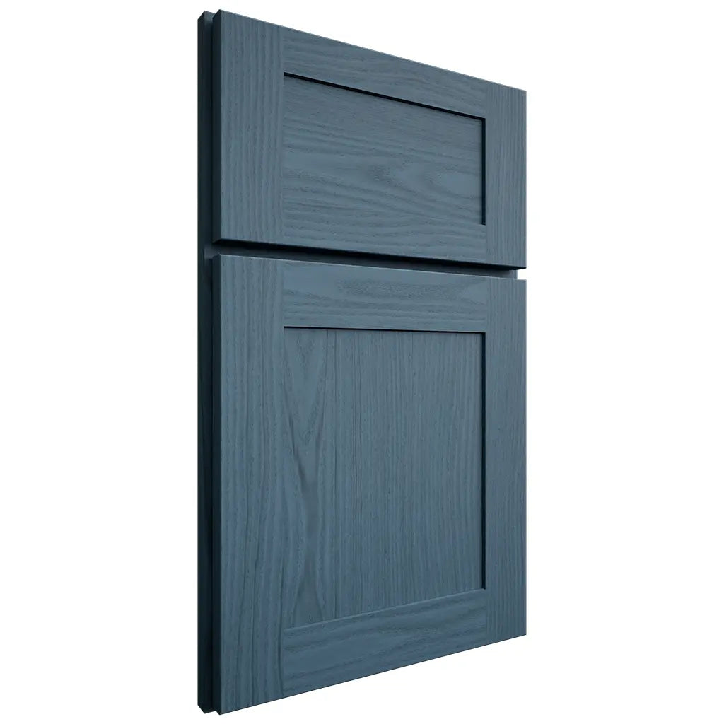 Shiloh Cabinetry Full Overlay New Haven White Oak Plain Cut Hudson Door