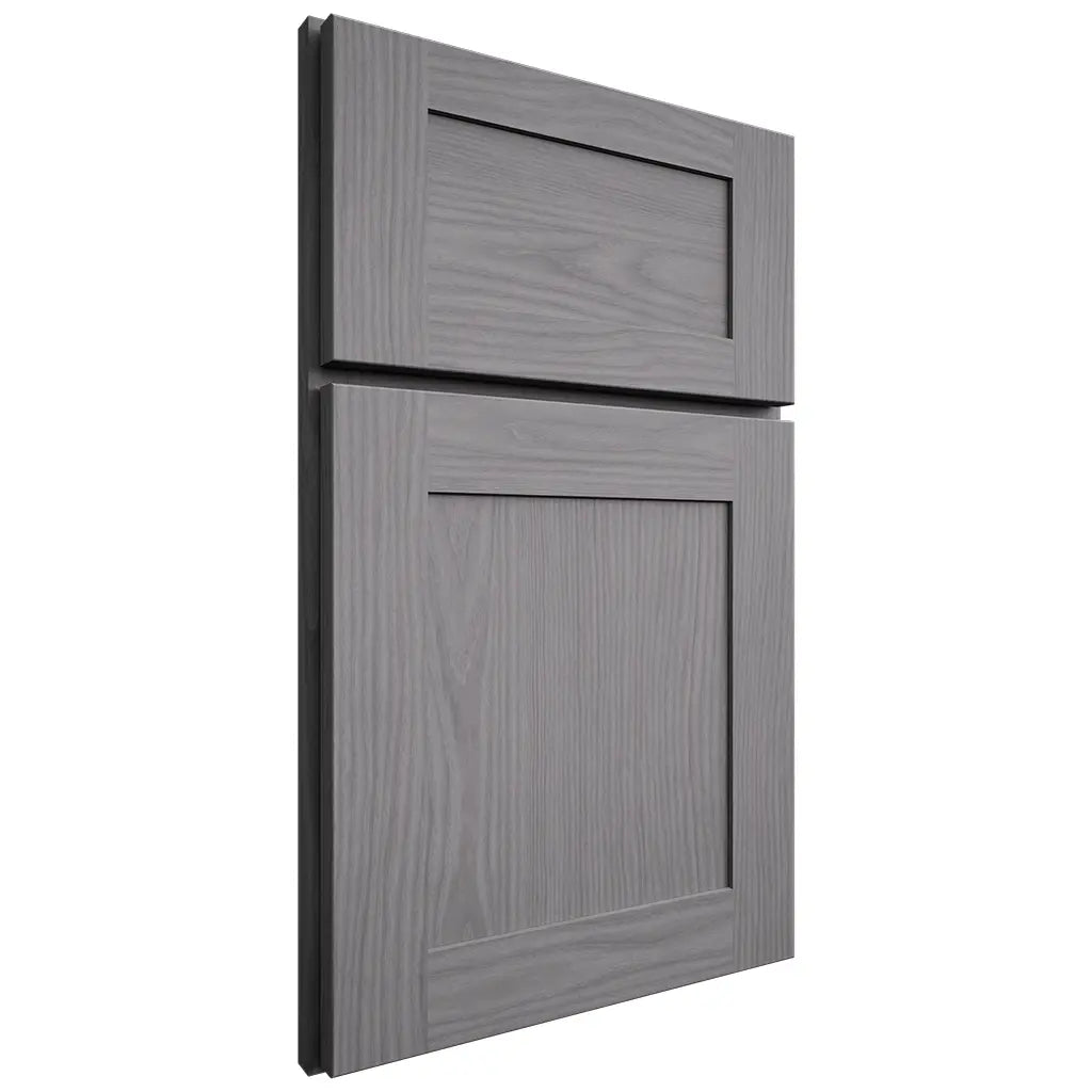 Shiloh Cabinetry Full Overlay New Haven White Oak Plain Cut Sterling Door