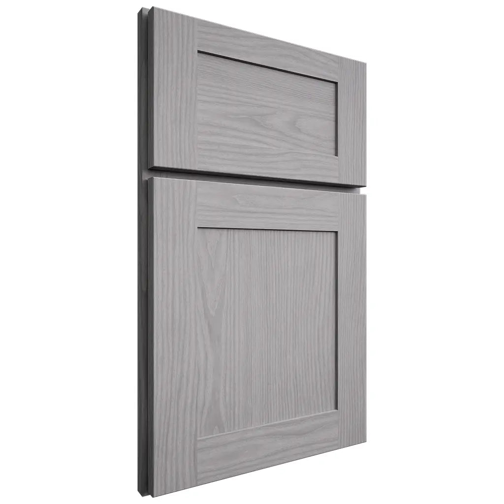 Shiloh Cabinetry Full Overlay New Haven White Oak Plain Cut Stratus Door
