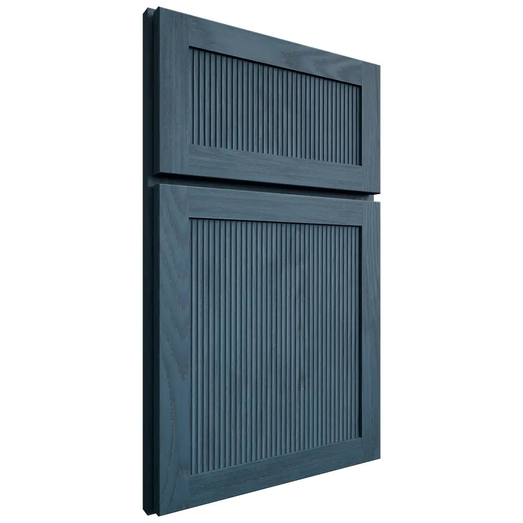 Shiloh Cabinetry Full Overlay Reeded Malibu Red Oak Plain Cut Hudson Door