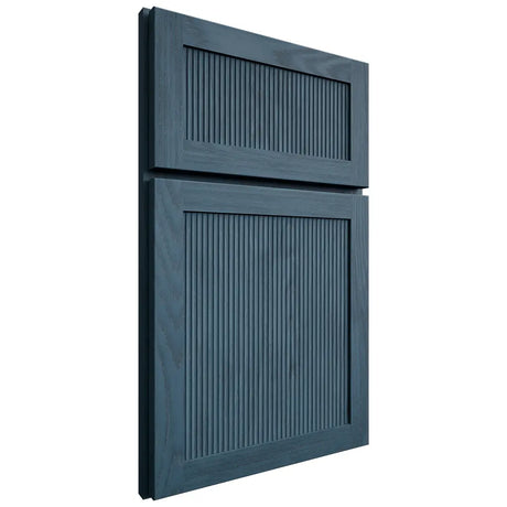 Shiloh Cabinetry Full Overlay Reeded Malibu Red Oak Plain Cut Hudson Door