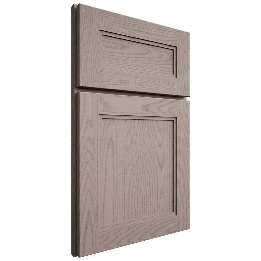 Shiloh Cabinetry Full Overlay Scottsdale Red Oak Plain Cut Sterling Door