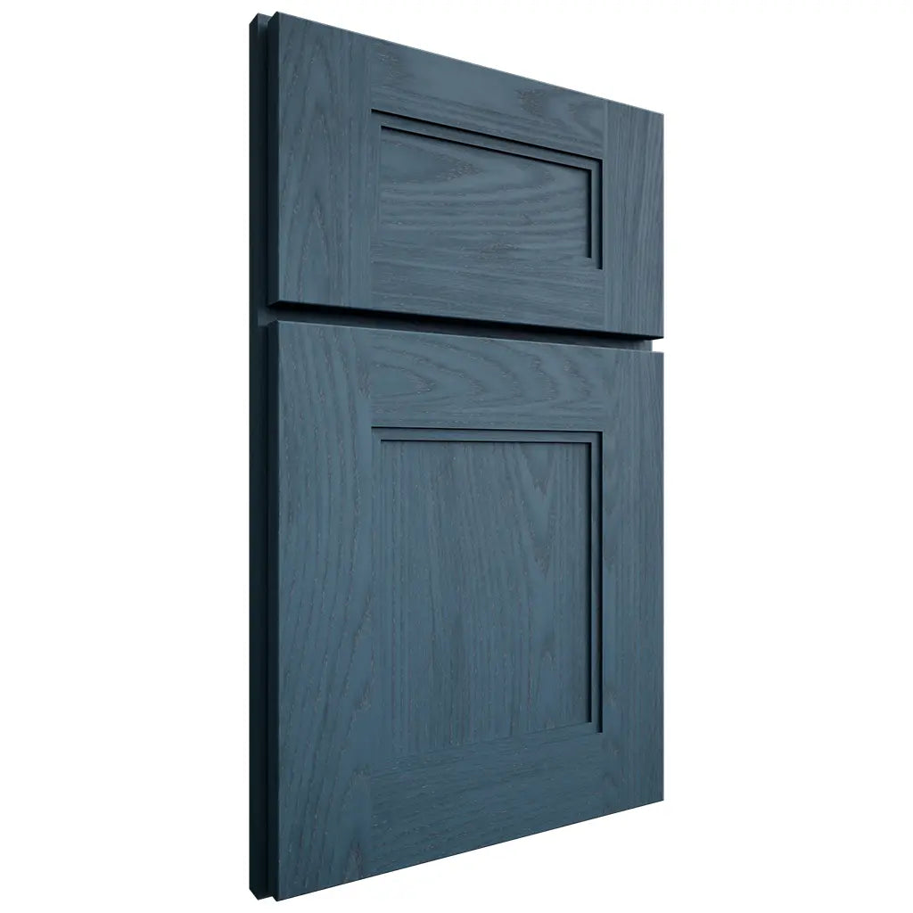 Shiloh Cabinetry Full Overlay Tahoe Red Oak Plain Cut Hudson Door