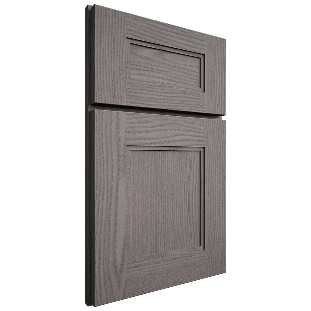 Shiloh Cabinetry Full Overlay Tahoe White Oak Plain Cut Flagstone Door