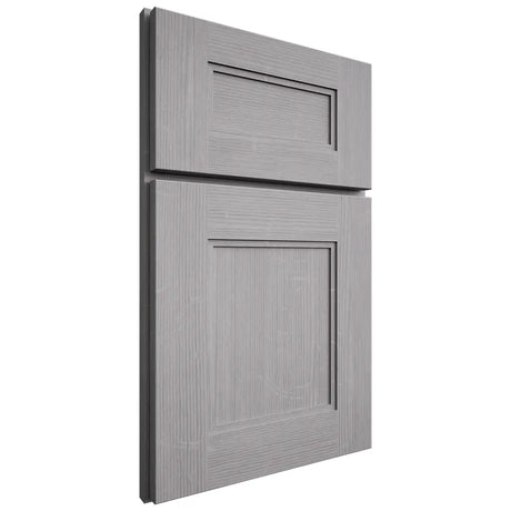 Shiloh Cabinetry Full Overlay Tahoe White Oak Quarter Sawn Stratus Door