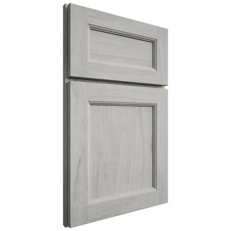 Shiloh Cabinetry Full Overlay Ward Poplar Plain Cut Stratus Door