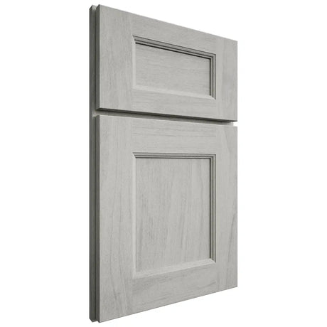 Shiloh Cabinetry Full Overlay Aspen Poplar Plain Cut Stratus Door