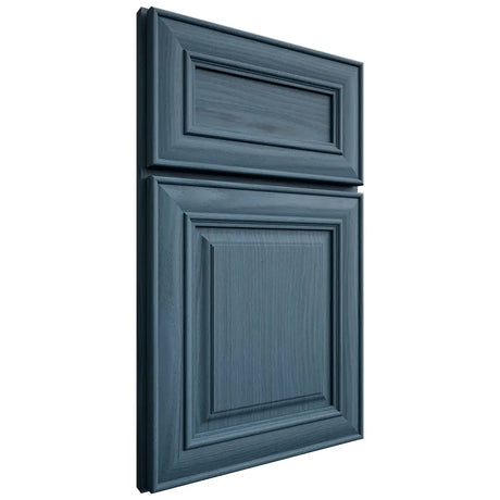 Shiloh Cabinetry Full Overlay Bradford White Oak Plain Cut Hudson Door