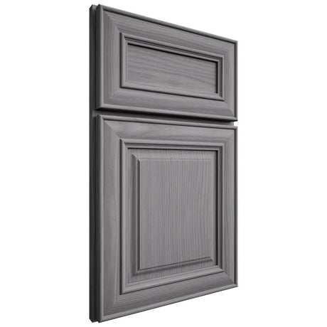 Shiloh Cabinetry Full Overlay Bradford White Oak Plain Cut Sterling Door