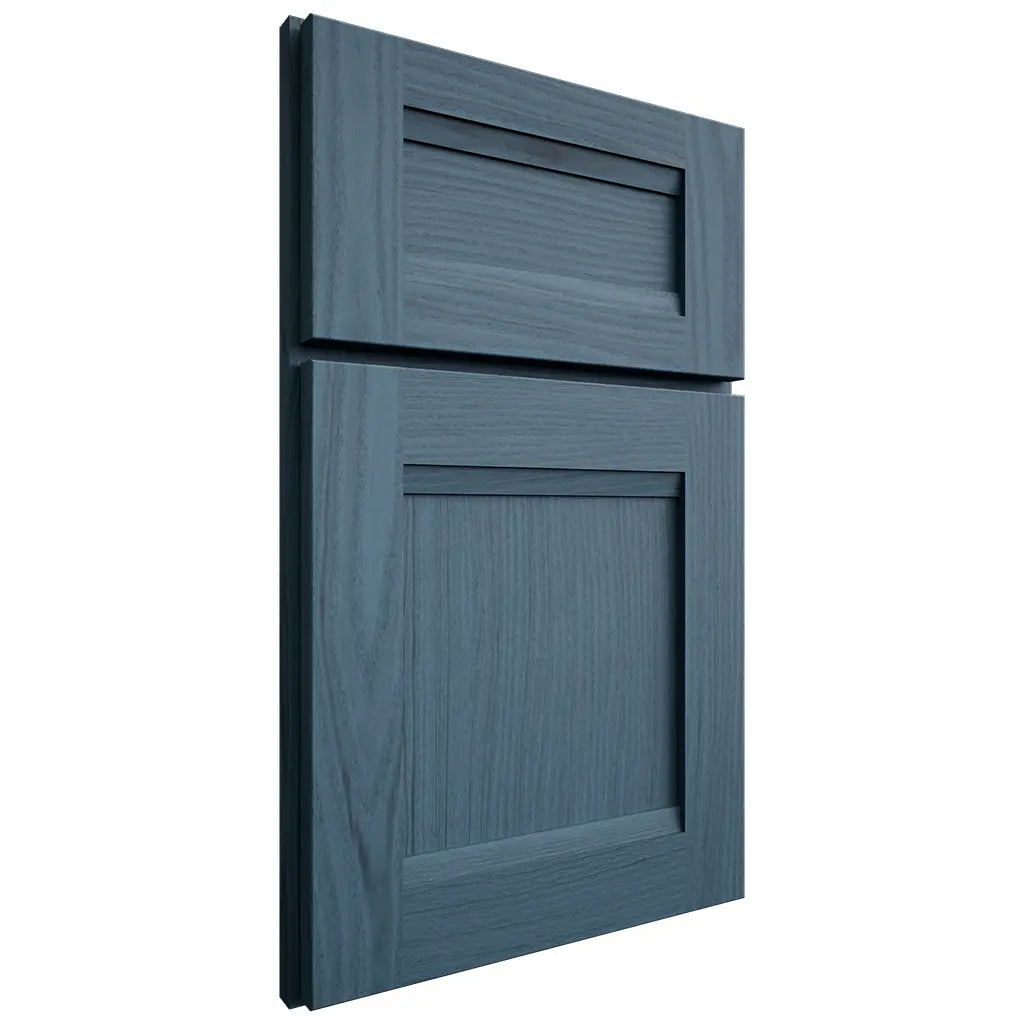 Shiloh Cabinetry Full Overlay Bristol White Oak Plain Cut Hudson Door