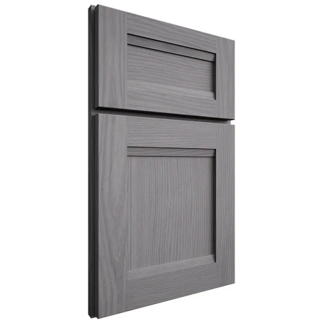 Shiloh Cabinetry Full Overlay Bristol White Oak Plain Cut Sterling Door