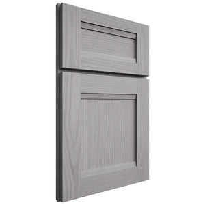 Shiloh Cabinetry Full Overlay Bristol White Oak Plain Cut Stratus Door