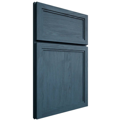 Shiloh Cabinetry Full Overlay Concord Red Oak Plain Cut Hudson Door