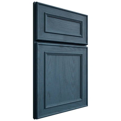 Shiloh Cabinetry Full Overlay Dalton Red Oak Plain Cut Hudson Door