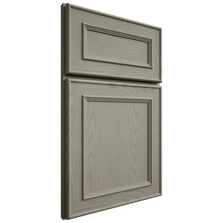 Shiloh Cabinetry Full Overlay Dalton Red Oak Plain Cut Thyme Door