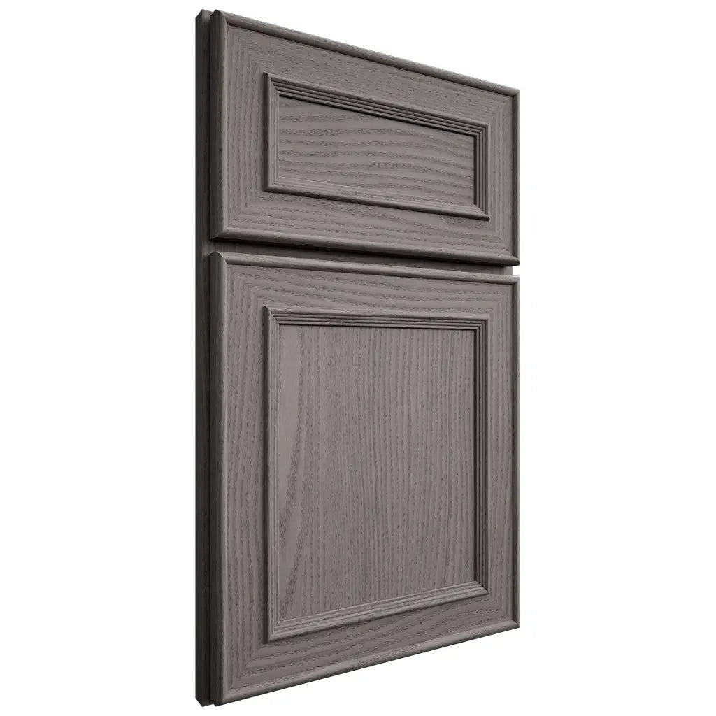 Shiloh Cabinetry Full Overlay Dalton White Oak Plain Cut Flagstone Door