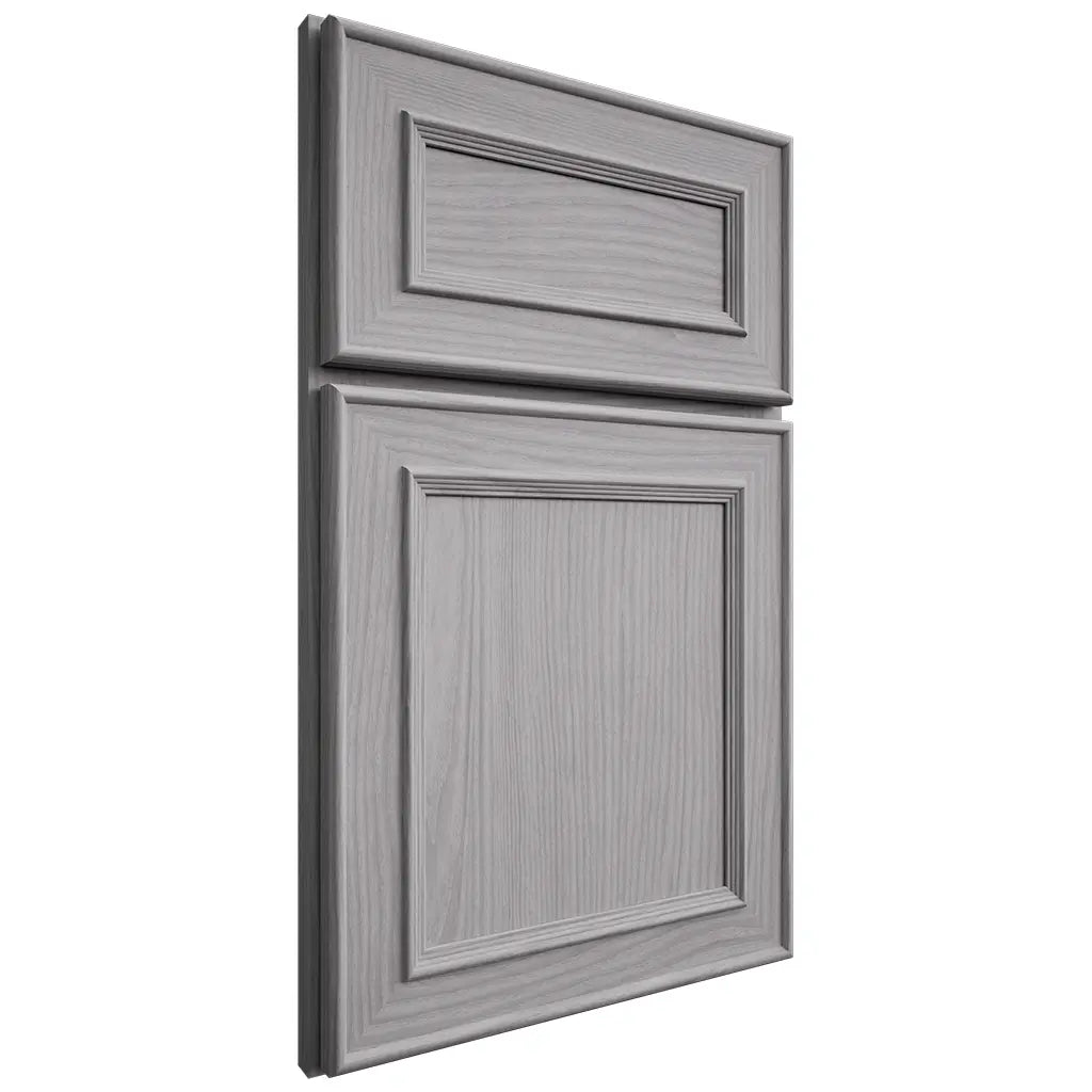 Shiloh Cabinetry Full Overlay Dalton White Oak Plain Cut Stratus Door