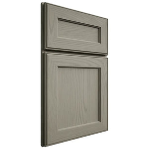 Shiloh Cabinetry Full Overlay Essex Red Oak Plain Cut Thyme Door