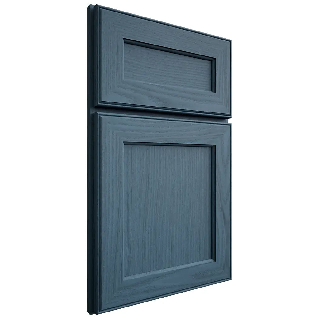 Shiloh Cabinetry Full Overlay Essex White Oak Plain Cut Hudson Door