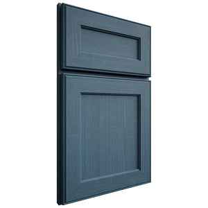 Shiloh Cabinetry Full Overlay Essex White Oak Quarter Sawn Hudson Door
