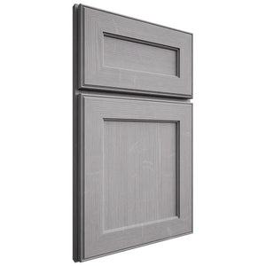 Shiloh Cabinetry Full Overlay Essex White Oak Quarter Sawn Stratus Door