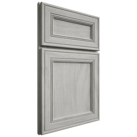 Shiloh Cabinetry Full Overlay Glenbrook Poplar Plain Cut Stratus Door