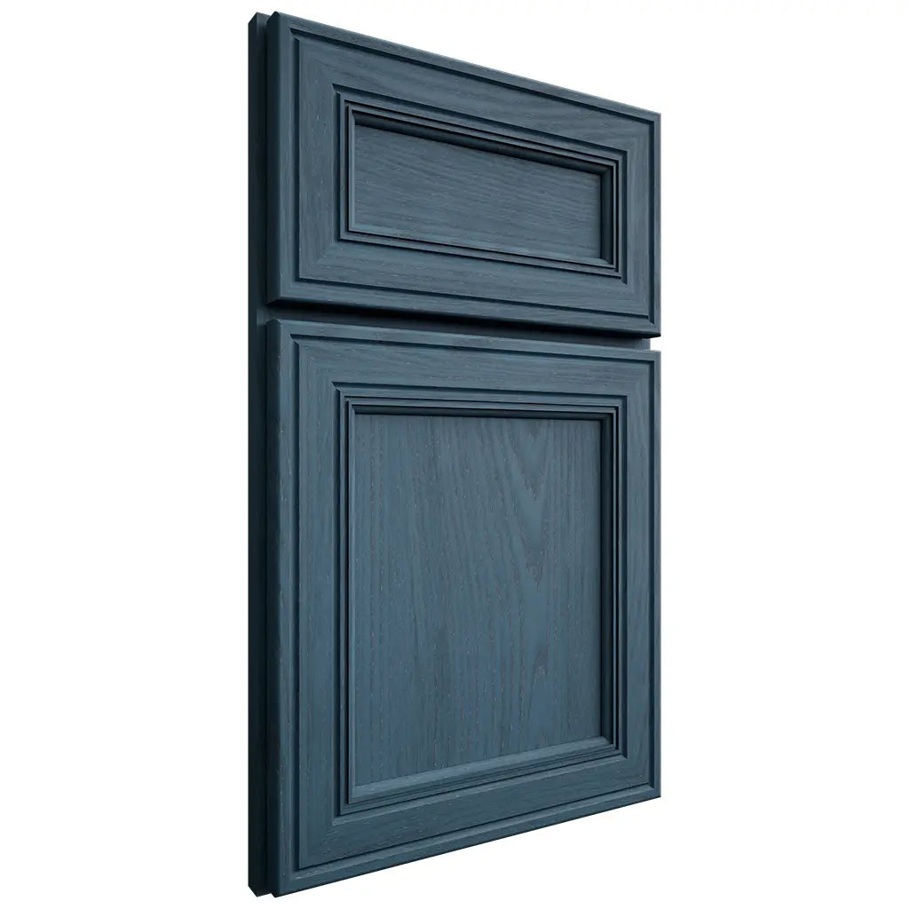 Shiloh Cabinetry Full Overlay Glenbrook Red Oak Plain Cut Hudson Door