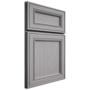 Shiloh Cabinetry Full Overlay Glenbrook White Oak Plain Cut Stratus Door