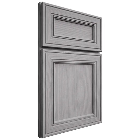 Shiloh Cabinetry Full Overlay Glenbrook White Oak Plain Cut Stratus Door