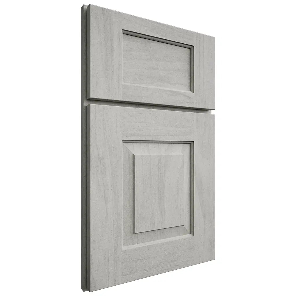 Shiloh Cabinetry Full Overlay Hamlin Poplar Plain Cut Stratus Door