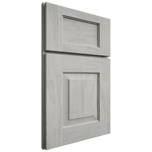Shiloh Cabinetry Full Overlay Hamlin Poplar Plain Cut Stratus Door