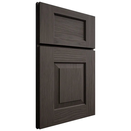Shiloh Cabinetry Full Overlay Hamlin White Oak Plain Cut Creekside Door