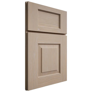 Shiloh Cabinetry Full Overlay Hamlin White Oak Plain Cut Straw Door