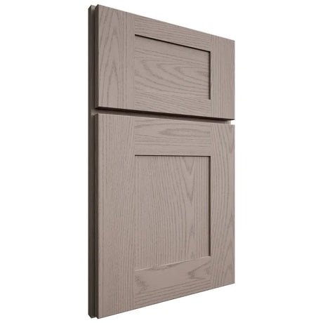 Shiloh Cabinetry Full Overlay Hartford Red Oak Plain Cut Sterling Door