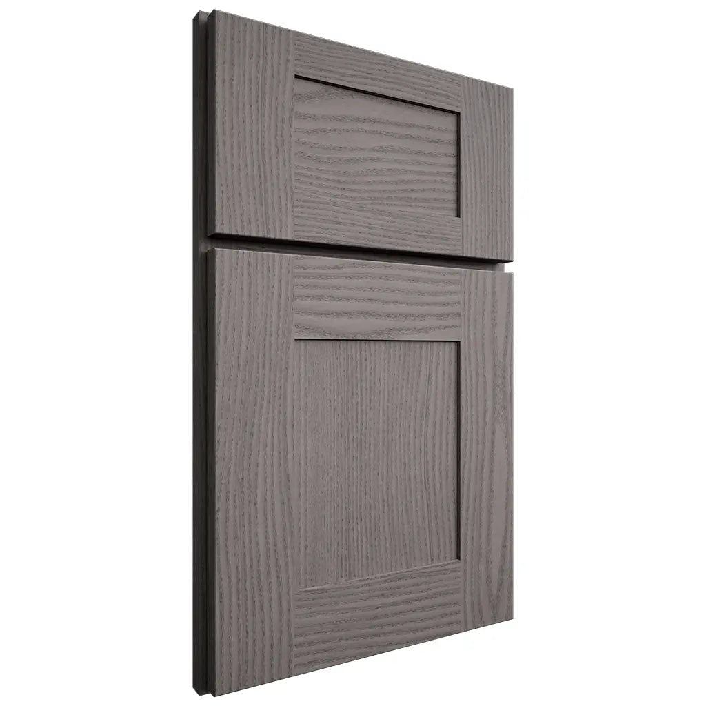 Shiloh Cabinetry Full Overlay Hartford White Oak Plain Cut Flagstone Door