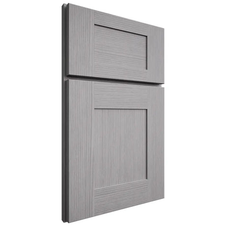 Shiloh Cabinetry Full Overlay Hartford White Oak Rift Cut Stratus Door