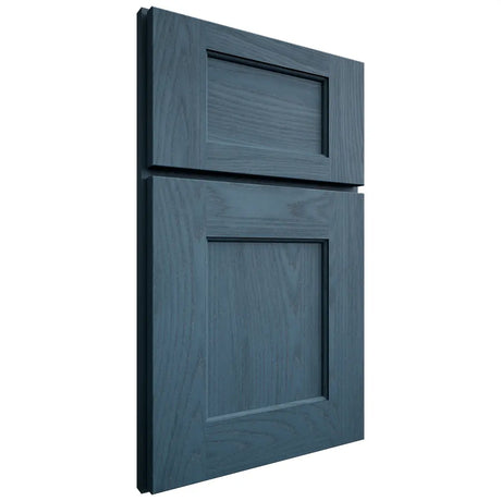Shiloh Cabinetry Full Overlay Heritage Red Oak Plain Cut Hudson Door