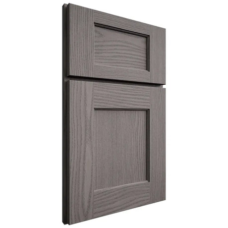 Shiloh Cabinetry Full Overlay Heritage White Oak Plain Cut Flagstone Door