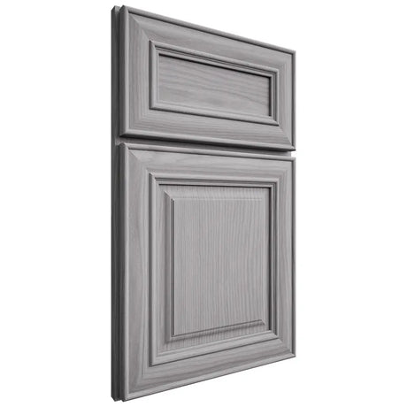 Shiloh Cabinetry Full Overlay Kendall White Oak Plain Cut Stratus Door